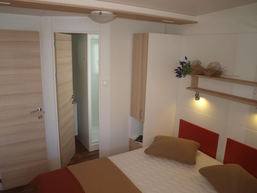 Camping Adria Mobile Home Park Umag Room photo