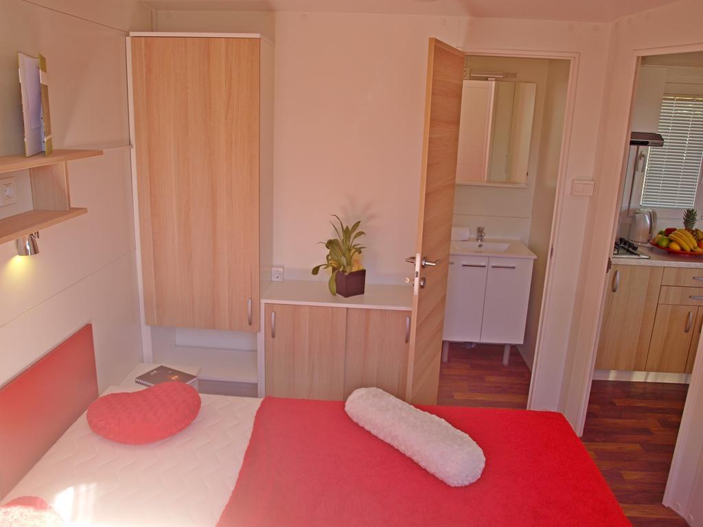 Camping Adria Mobile Home Park Umag Room photo