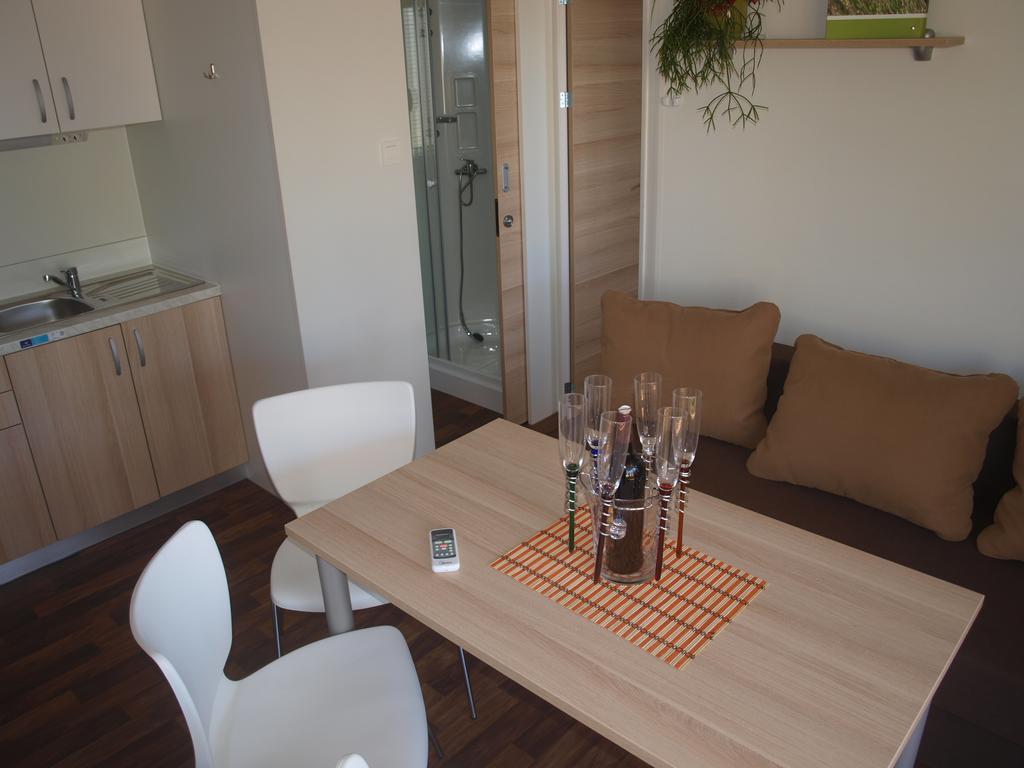Camping Adria Mobile Home Park Umag Room photo